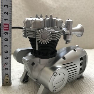 【お取引中】バイクエンジン可動品模型（パソコン用品？）