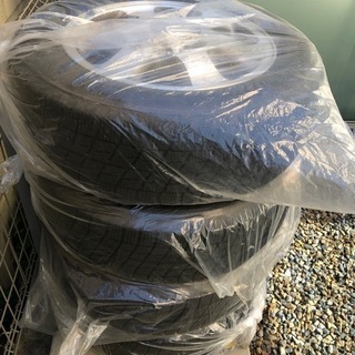 深溝　ブリヂストンスタッドレスタイヤ　205/60R16 4本 値下げ☆ブリヂストン スタッドレスタイヤ 205/60R16 4本セット