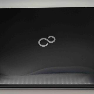 富士通ノートパソコン I7（中古）、8GBのメモリ、HDD1000GB、15.6画面
