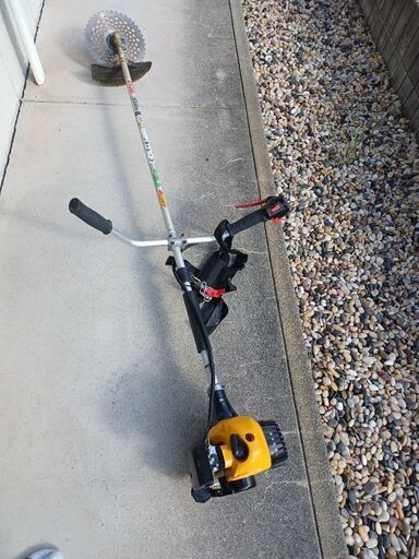草払い機