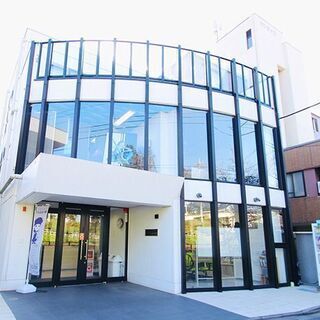 専門学校の教務（WEBデザイナー/グラフィックデザイナー育成）