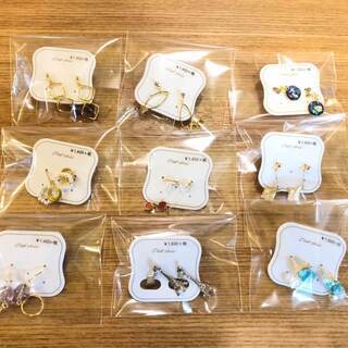 ✨🔔どれでも１つ３００円🔔✨未使用品 ピアス レディース