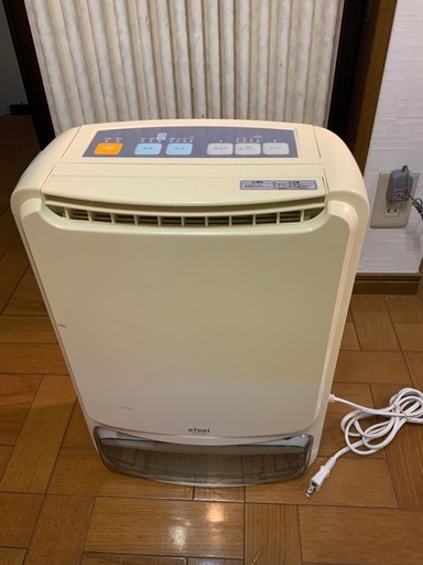 ギュイーンと除湿します