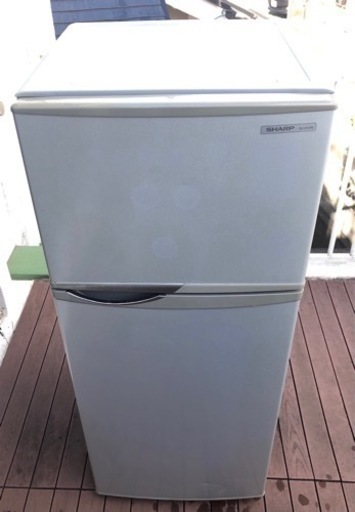 シャープ製のノンフロン冷蔵庫 SJ-H12W-S