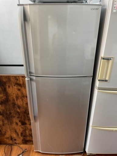 送料・設置込み　冷蔵庫　SHARP 290L 2010年