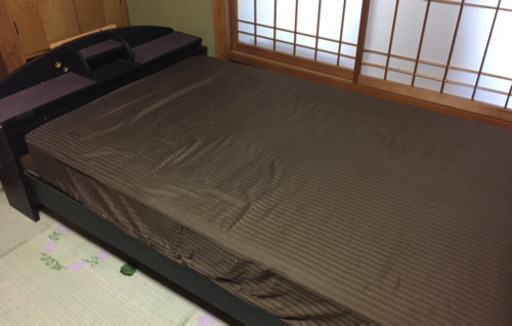 セミダブルベッド