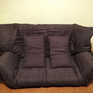 ソファーベッド　枕2個の画像