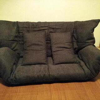ソファーベッド　枕2個の画像