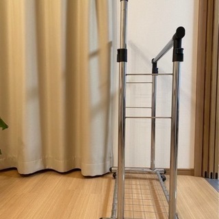 ハンガーラックの画像