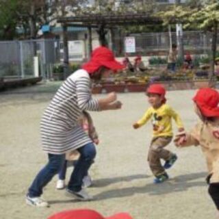 【正社員・保育士】のびのびと外で遊び健康的な身体作りを大切にした...