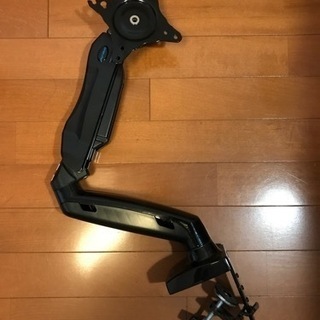 モニターアーム