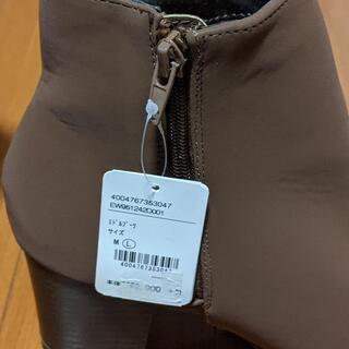ショートブーツ 茶色の画像