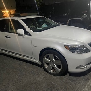 購入者決まりました！多数のお問い合わせありがとうございました！LS600H  ハイブリッド　4WD 修理ベースの画像