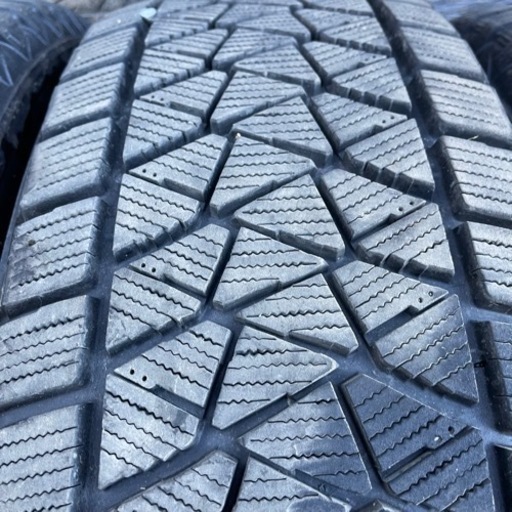 バリ山　BRIDGESTONE DM-V2 225/65R17 スタッドレス  タイヤ　2017年製