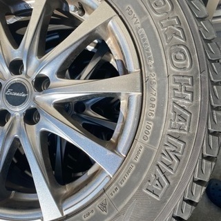 【取引中】YOKOHAMA スタッドレスタイヤ　４本セットの画像