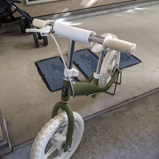 子供用足漕ぎ自転車（3000円）