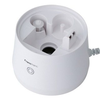 Francfranc アロマ加湿器　ホワイト　専用アロマウォーター３本付きの画像