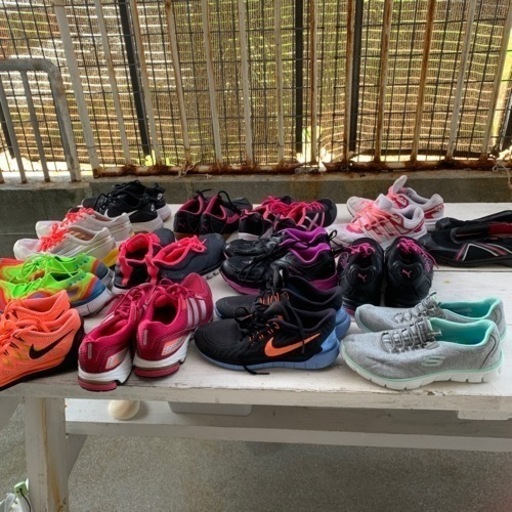 靴　シューズ　レディース