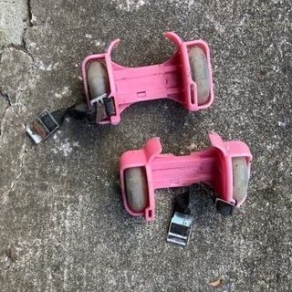 踵に付けて滑る玩具