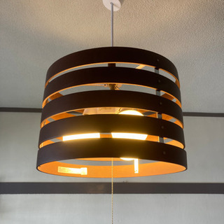 ボール3球の照明器具の画像