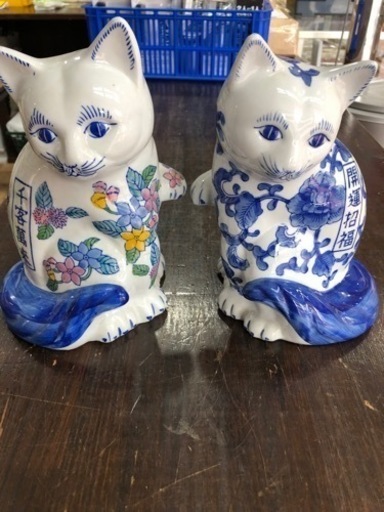 オススメ　招き猫　千客萬来　開運招福　福　財　陶器　縁起物　花柄　お買得‼︎