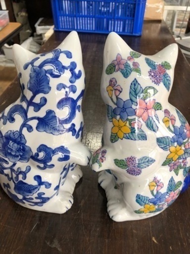 オススメ　招き猫　千客萬来　開運招福　福　財　陶器　縁起物　花柄　お買得‼︎