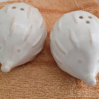 (再々値下げ💴⤵️)ハリネズミ塩コショウ入れ【新品未使用】