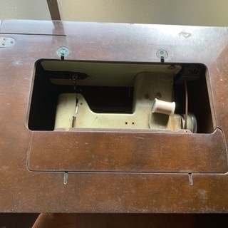 レトロ　インテリア　足踏みミシンの画像