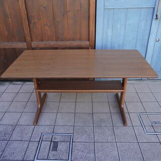 無印良品(MUJI)のリビングでもダイニングでもつかえるテーブル・ウォールナット材です低めのサイズが魅力のLDタイプダイニングテーブルは北欧スタイルやナチュラルモダンなインテリアに♪BJ404