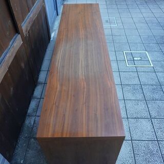 Crastina(クラスティーナ)のウォールナット材Trufa(トゥルーファ