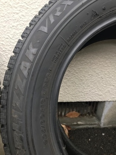 ブリザック　205/60R16 スタッドレスタイヤ