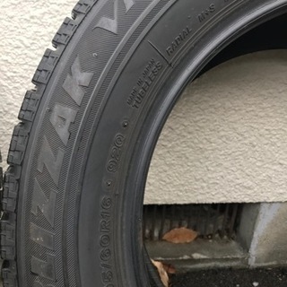 ブリザック　205/60R16 スタッドレスタイヤ