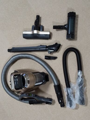中古　東芝　掃除機　VC-JS4000　2015年製