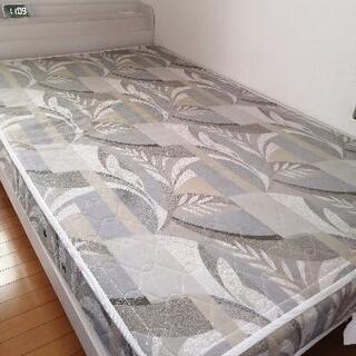 セミダブルマットレス　ベッドフレーム　マットレス　ベッド柵