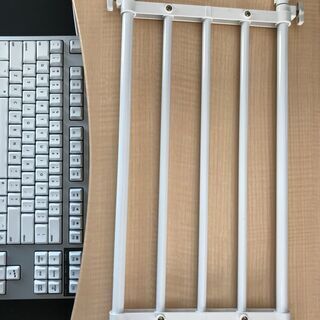 ニトリ　突っ張り棒　未使用　45cm ~ 67cm