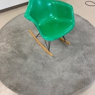 IKEA円形カーペット(イスは付属しません)