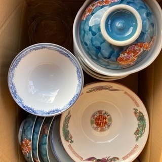 引き取り決定しました❗️和食器と花瓶差し上げますの画像