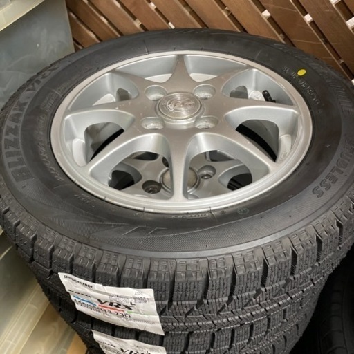 新品スタッドレス 155/65R13 と 中古アルミホイールで組みました