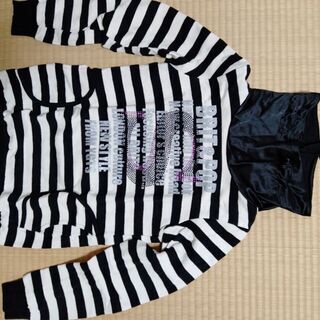 女児の衣類　120から140　写真掲載他にスカートやズボンなど15点あります。の画像