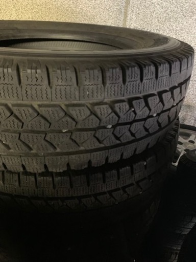 215/70R17.5 トラック、バス用タイヤ 7部山