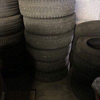 215/70R17.5 トラック、バス用タイヤ 7部山