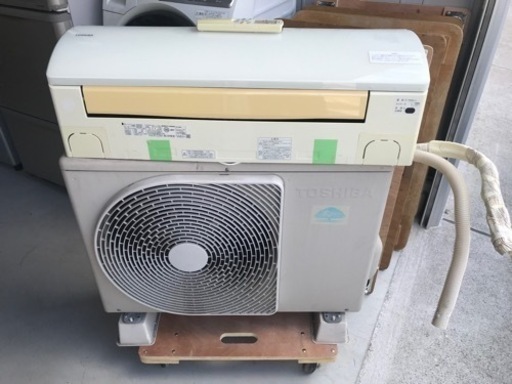 TOSHIBA 2.2kwルームエアコン　RAS-221PADR  2008年製