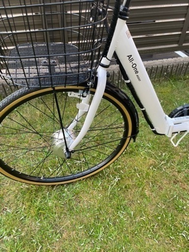 ほぼ新品の電動アシスト自転車。