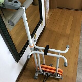 開脚トレーニングマシン