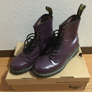 【新品・訳有】24cm DR. MARTENS パープル 1460 ブーツの画像