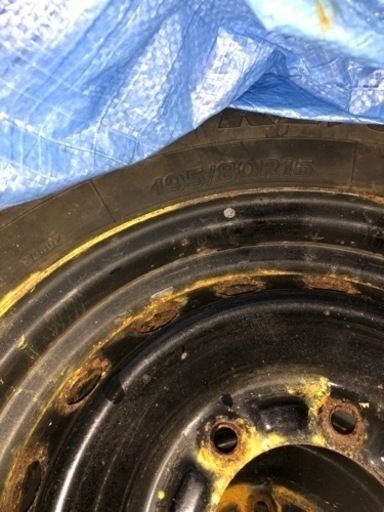 【値下】ブリヂストン 冬用中古15インチタイヤ キャップ付