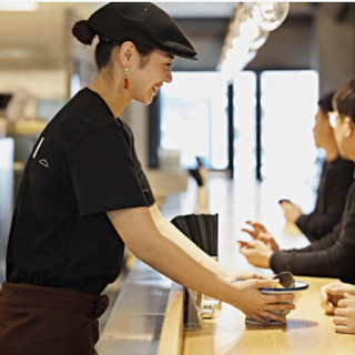世界に展開している有名な「AFURI」の店長・SV候補募集！今後...