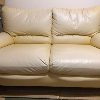 200円　ソファー(2人用)の画像