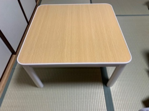 美品　コタツ