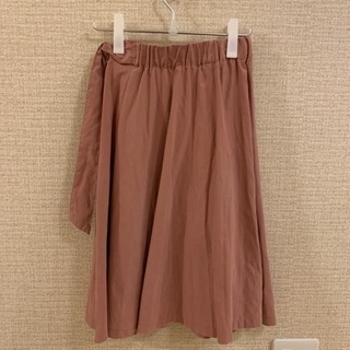 くすみピンク スカートの画像